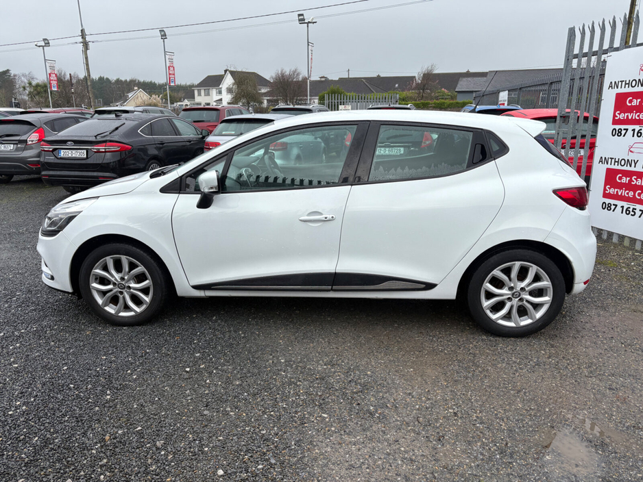 2016 Renault Clio - image 6