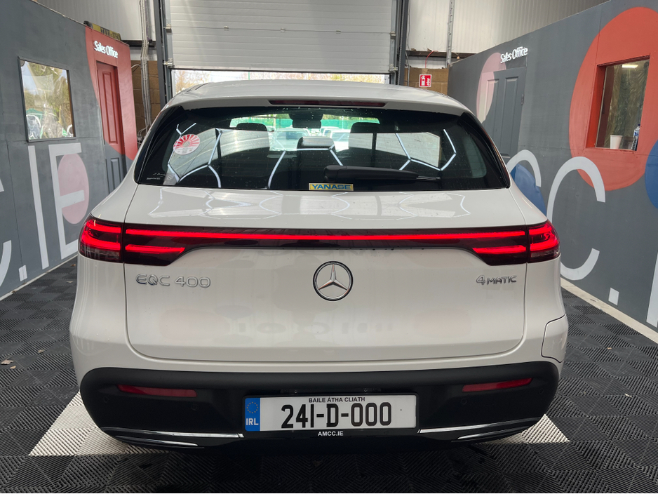 2024 Mercedes-Benz EQC - image 3