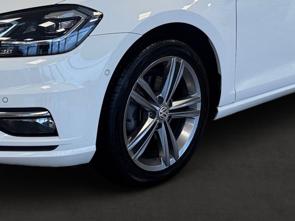 2019 Volkswagen Golf - image 10