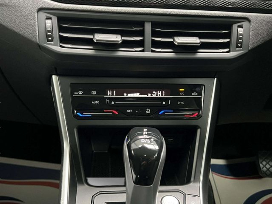 2022 Volkswagen Polo - image 22