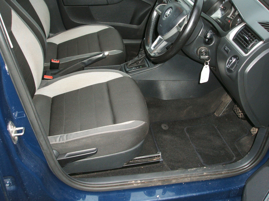 2017 Skoda Rapid - image 8