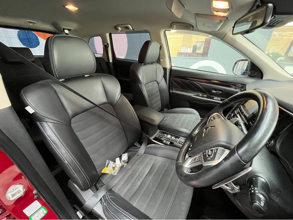 2019 Mitsubishi Outlander - image 11