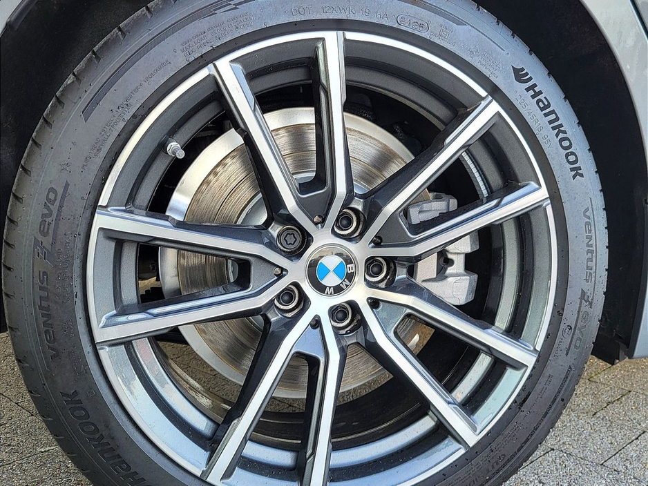 2026 BMW 3 Series - image 4