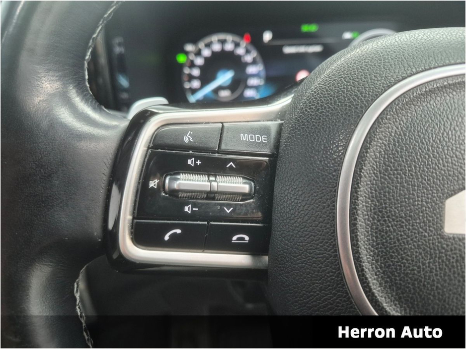 2022 Kia Sorento - image 13
