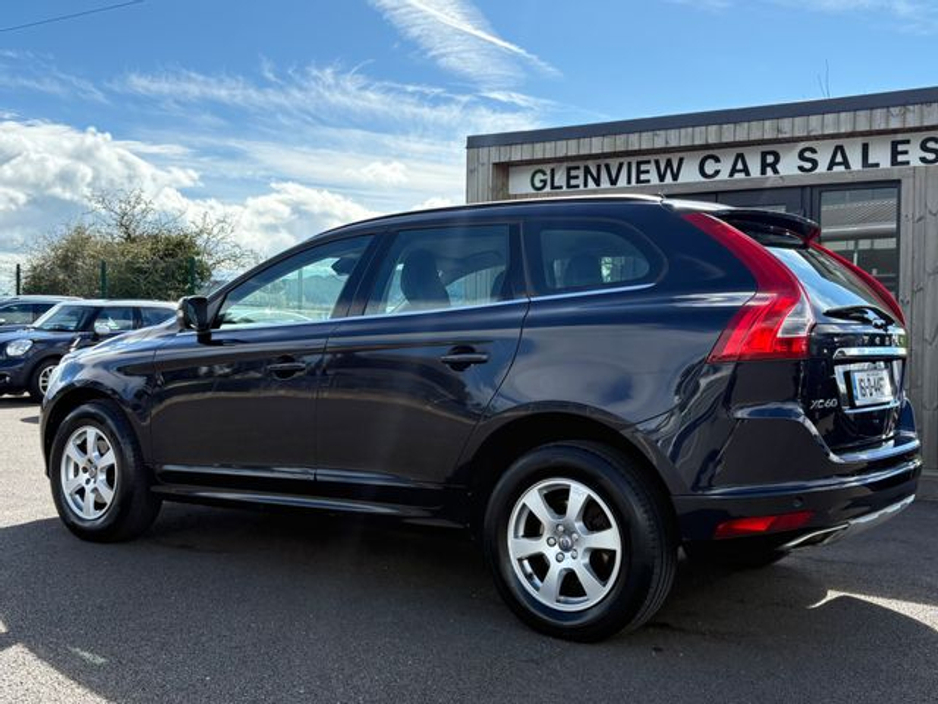 2016 Volvo XC60 - image 6