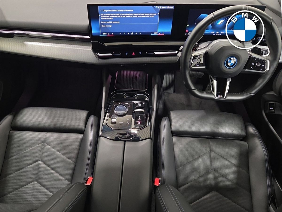 2024 BMW 5 Series - image 4