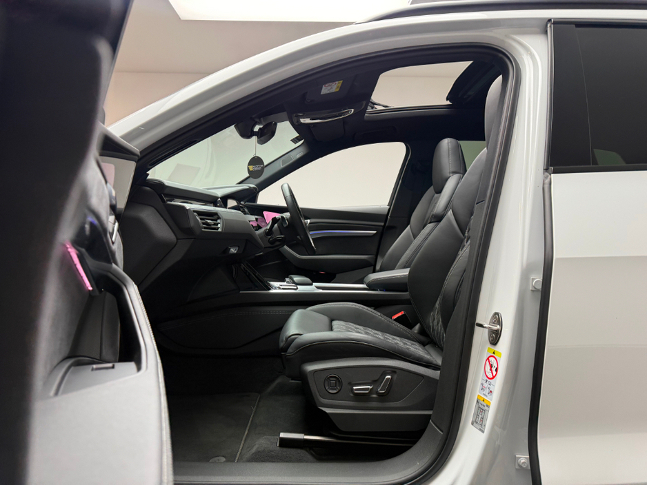 2023 Audi e-tron - image 15