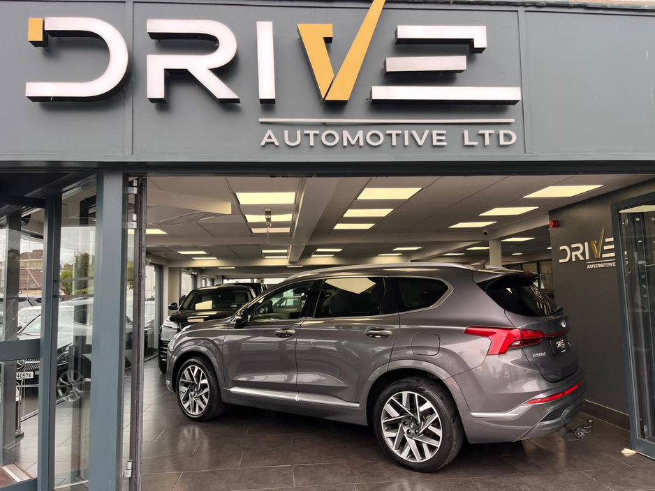 2021 Hyundai Santa Fe - image 9