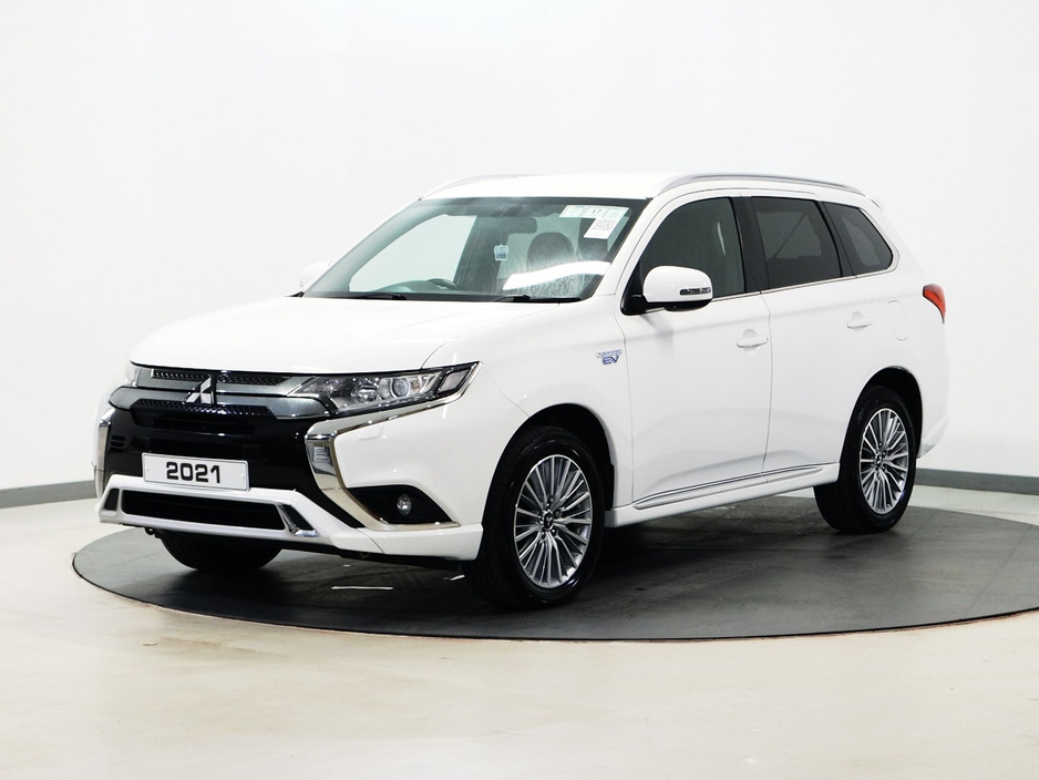 2021 Mitsubishi Outlander - image 7