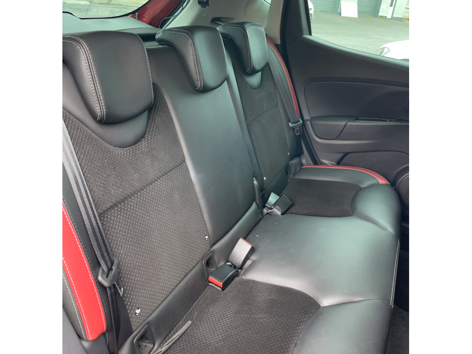 2018 Renault Clio - image 15
