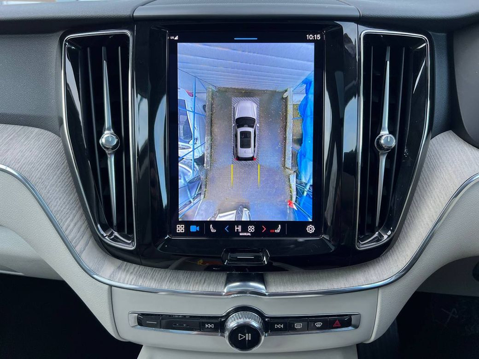 2023 Volvo XC60 T6 PLUS DARK AWD 2.0 * HUGE SPEC * // OPENING PAN ROOF // 360 PARKING CAMERAS // APPLE CARPLAY/ANDROID AUTO €38,900