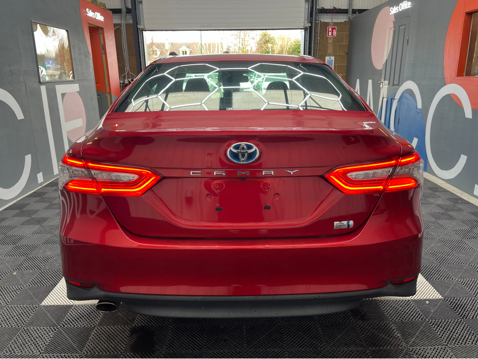 2018 Toyota Camry - image 3