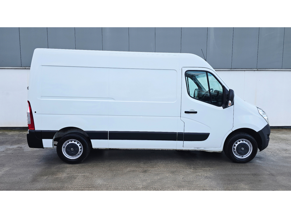 2015 Renault Master III FWD MM35 DCI 135 ENERGY BUSINE €6,500
