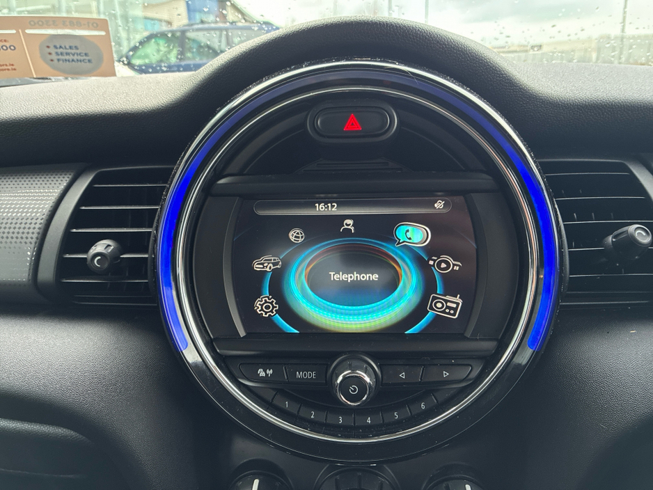 2017 MINI Hatch - image 16