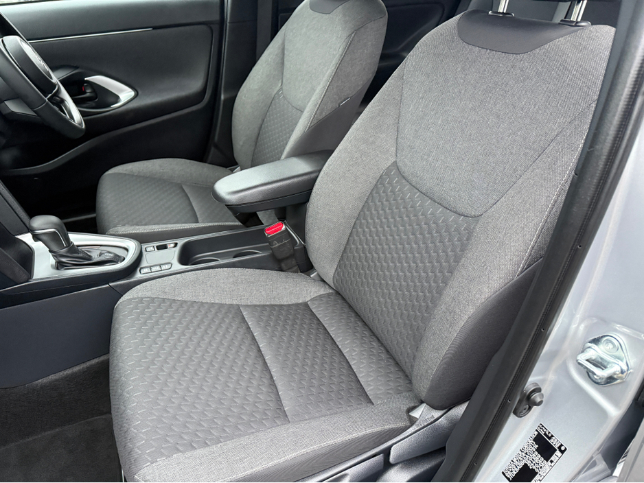 2025 Toyota Yaris Cross 1.5 LUNA AUTO €26,950