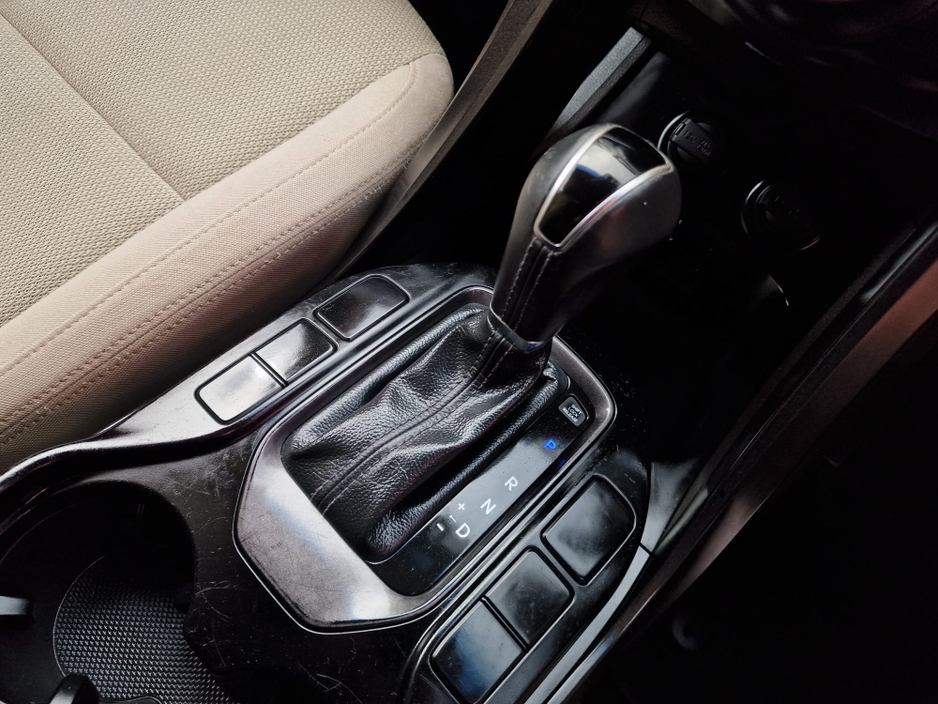 2015 Hyundai Santa Fe - image 18