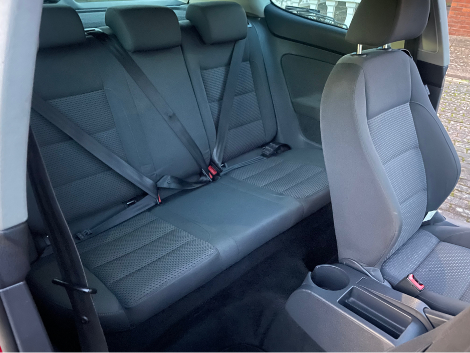 2008 Volkswagen Golf - image 14