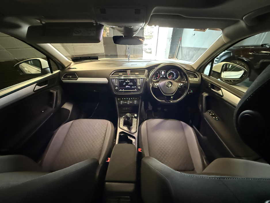 2017 Volkswagen Tiguan - image 9