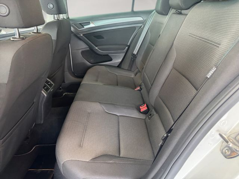 2019 Volkswagen Golf - image 16