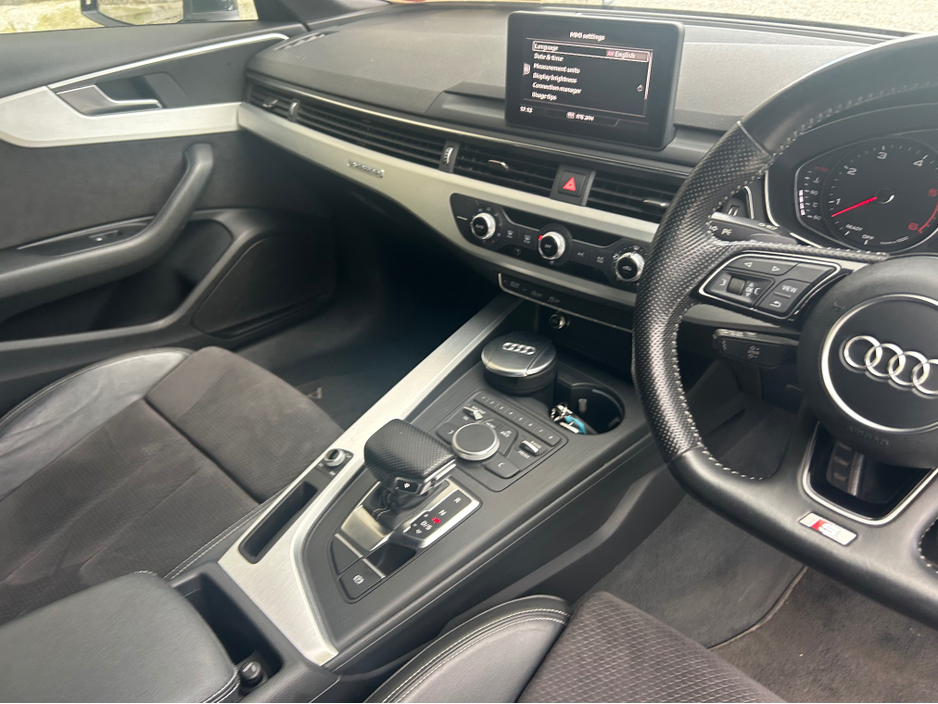 2016 Audi A4 - image 9