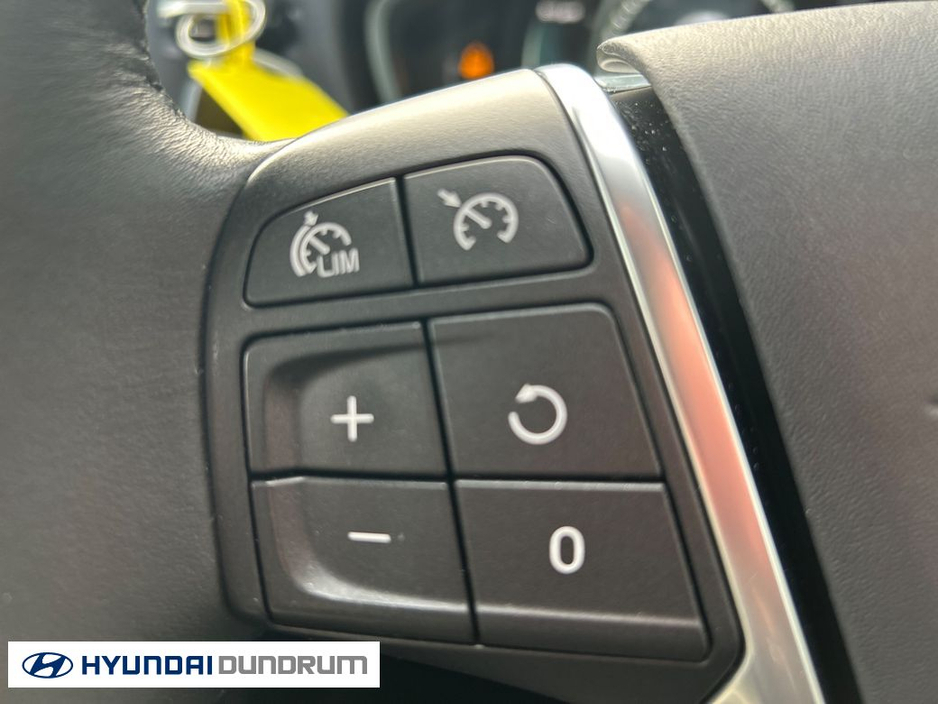 2018 Volvo V40 D2 MOM ED 5DR €16,450