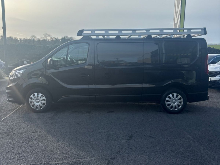 2024 Renault Trafic - image 4