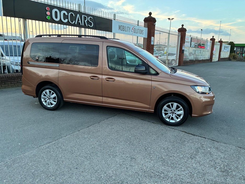 2023 Volkswagen Caddy - image 5