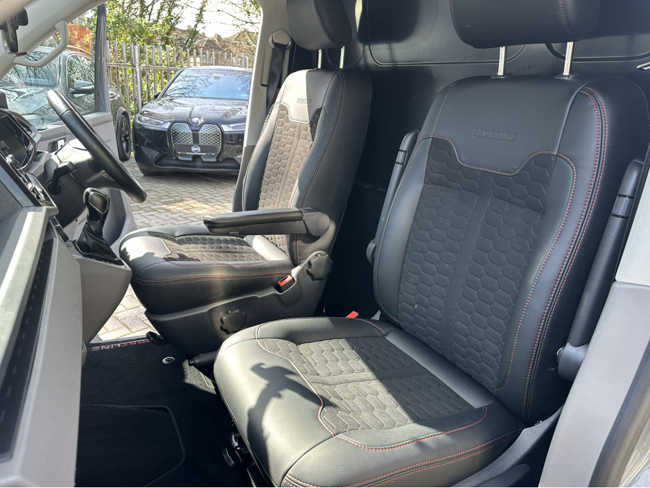 2024 Volkswagen Transporter - image 19