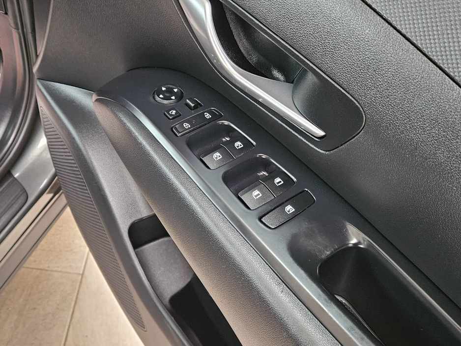 2022 Hyundai Tucson - image 7