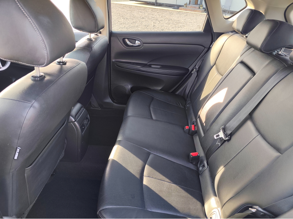 2015 Nissan Pulsar - image 9