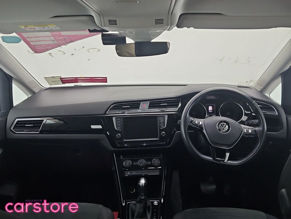 2016 Volkswagen Touran - image 11