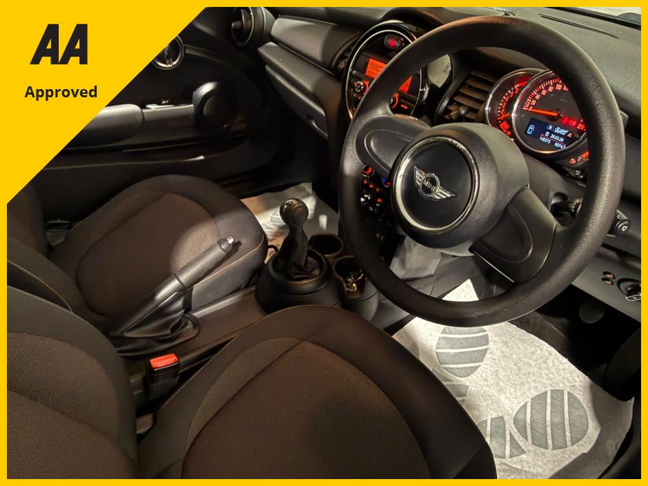 2017 MINI Hatch - image 10