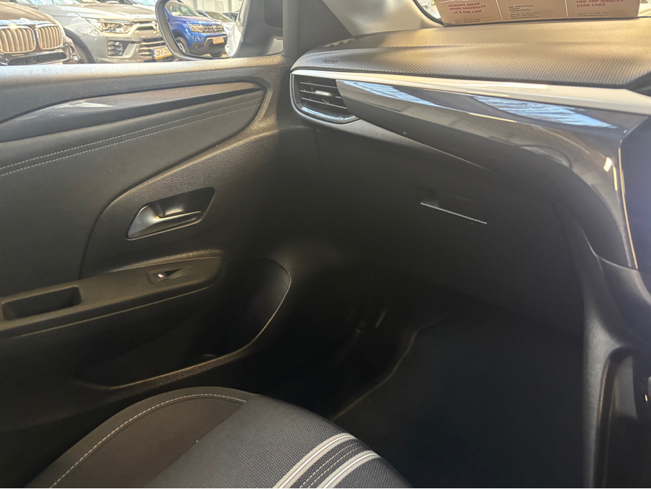 2022 Opel Corsa - image 13