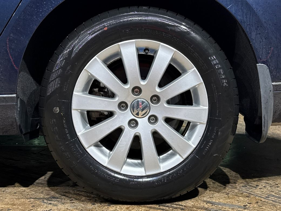 2016 Volkswagen Passat - image 10