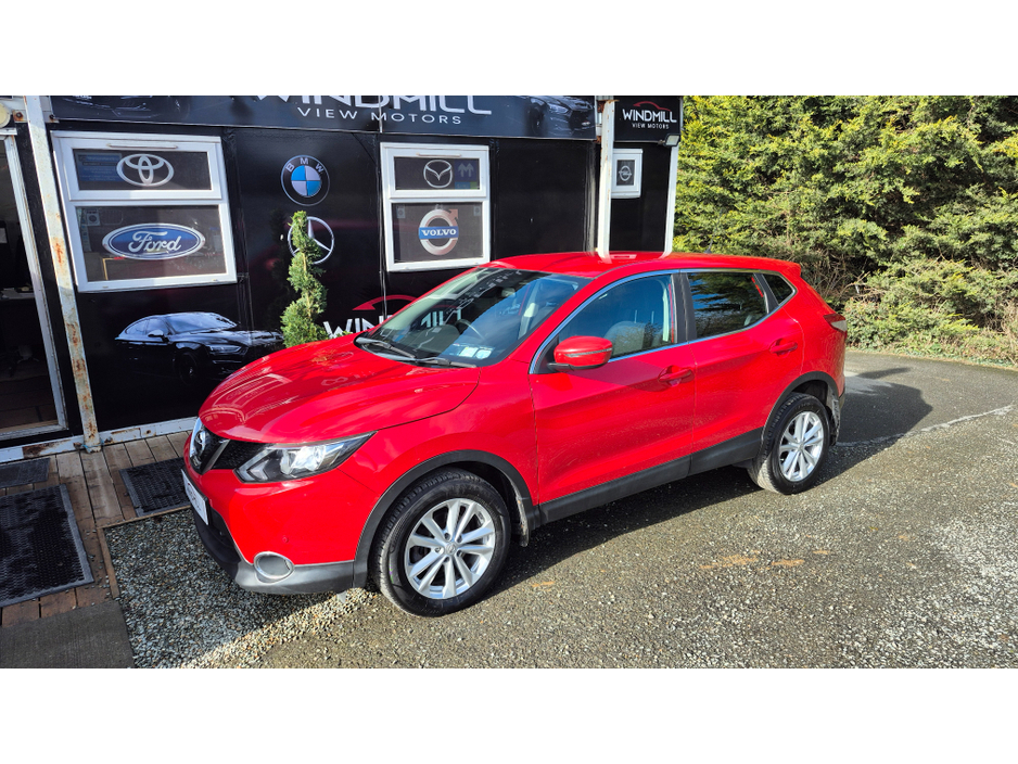 2015 Nissan Qashqai - image 3