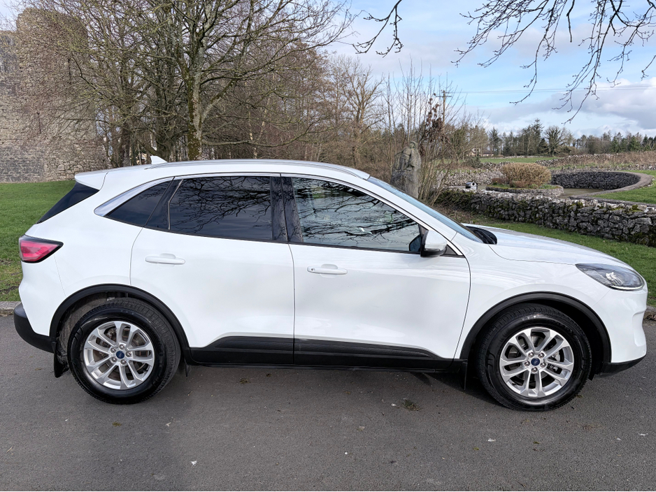 2021 Ford Kuga - image 8