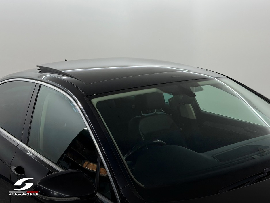 2017 Volkswagen Passat - image 9