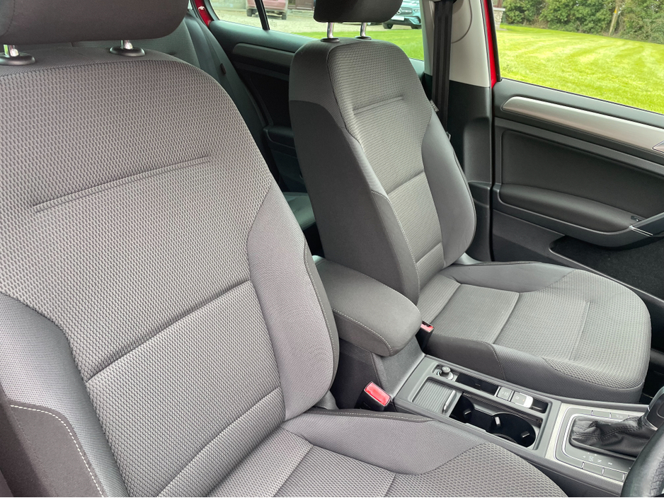 2017 Volkswagen Golf - image 15