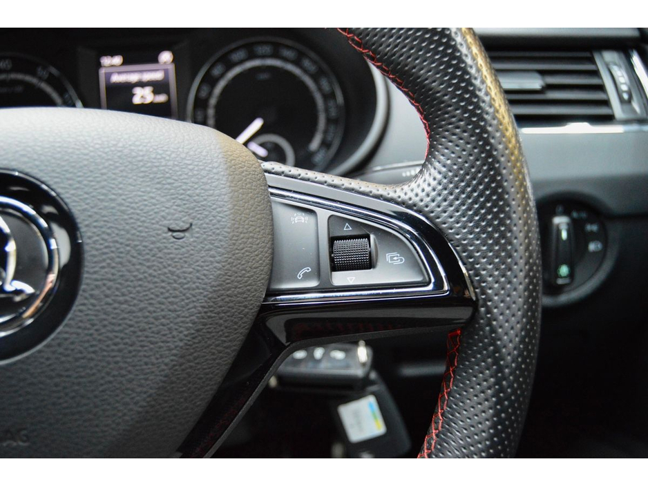 2015 Skoda Octavia RS 2.0TSI 230HP