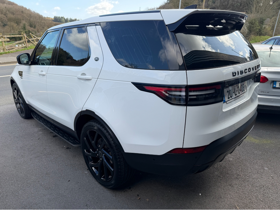 2020 Land Rover Discovery - image 5