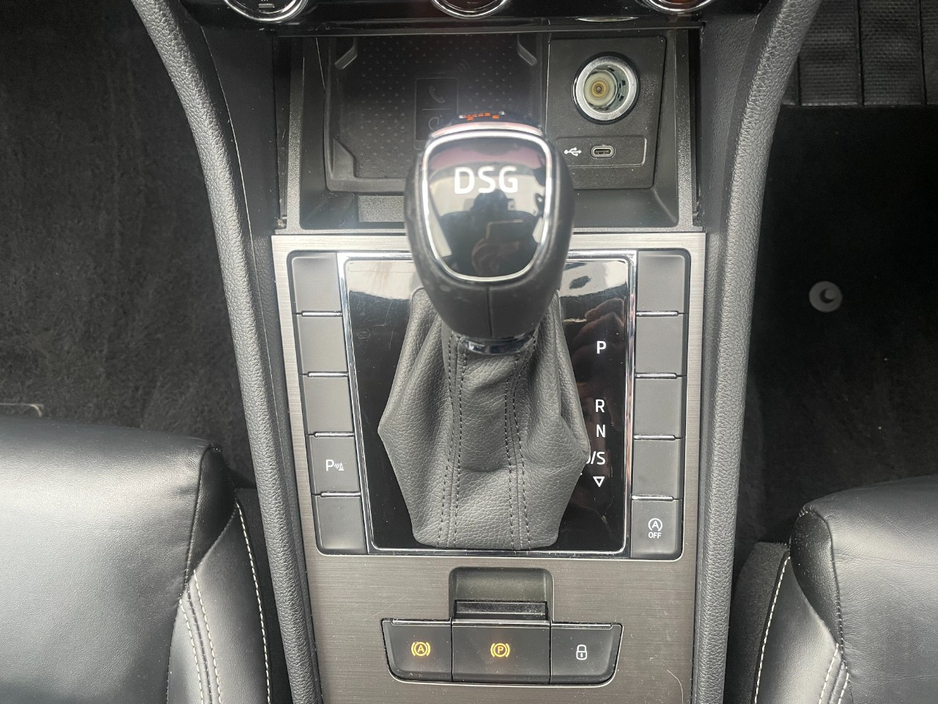 2021 Skoda Superb - image 14
