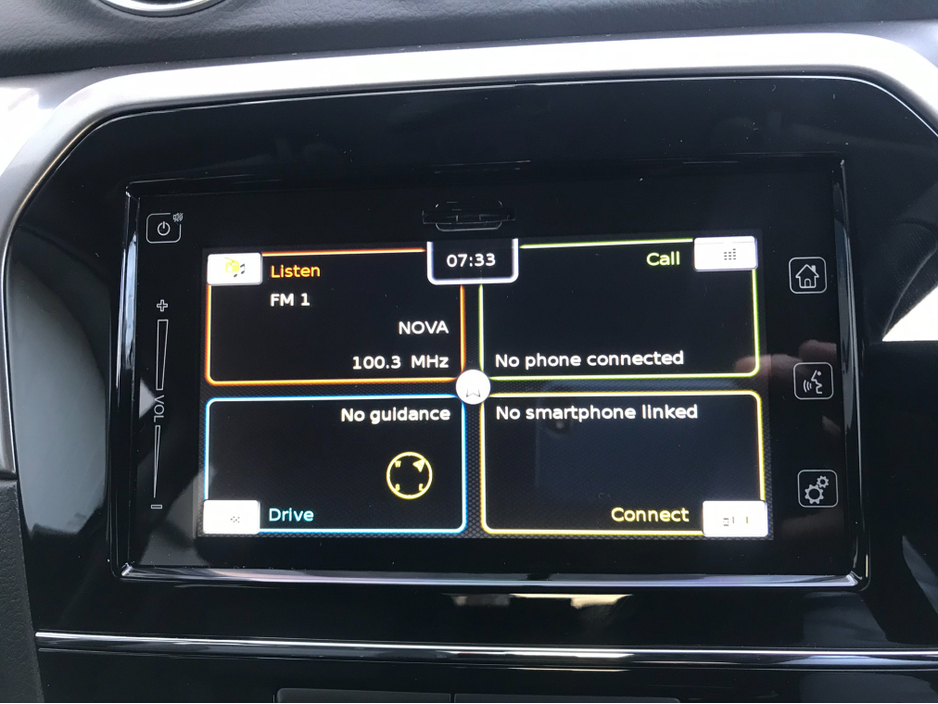 2017 Suzuki Vitara - image 21