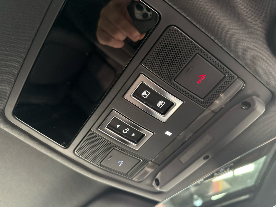 2026 Land Rover Defender - image 24