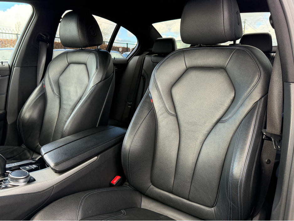 2018 BMW 5 Series - image 15