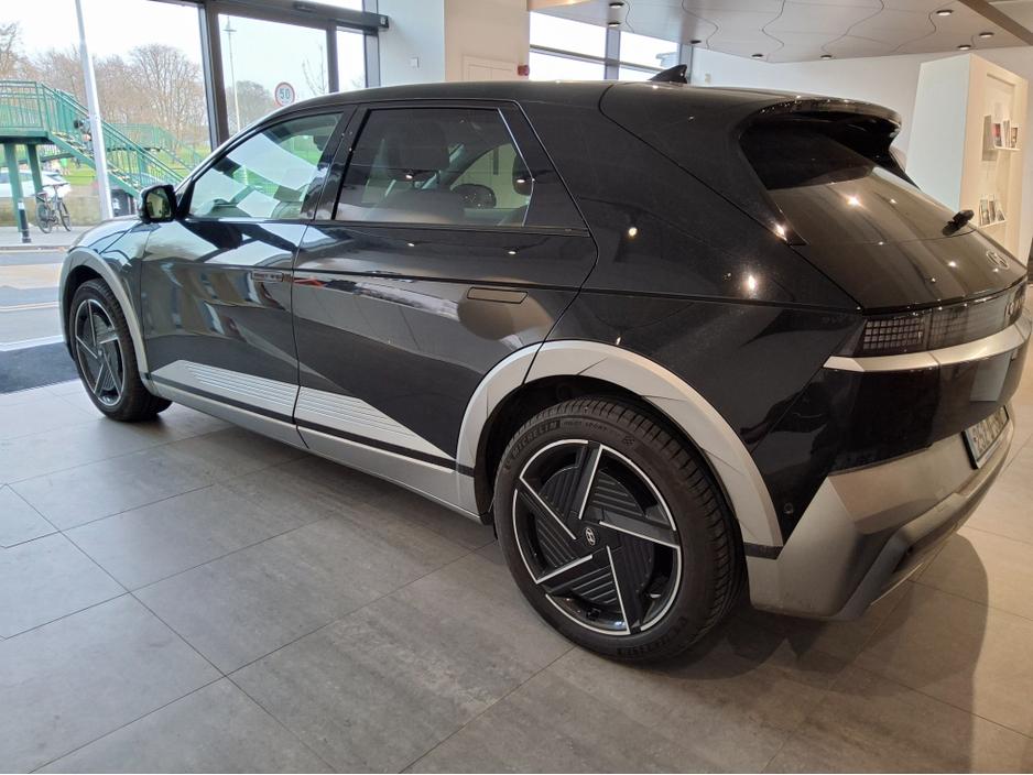 2025 Hyundai Ioniq 5 - image 3