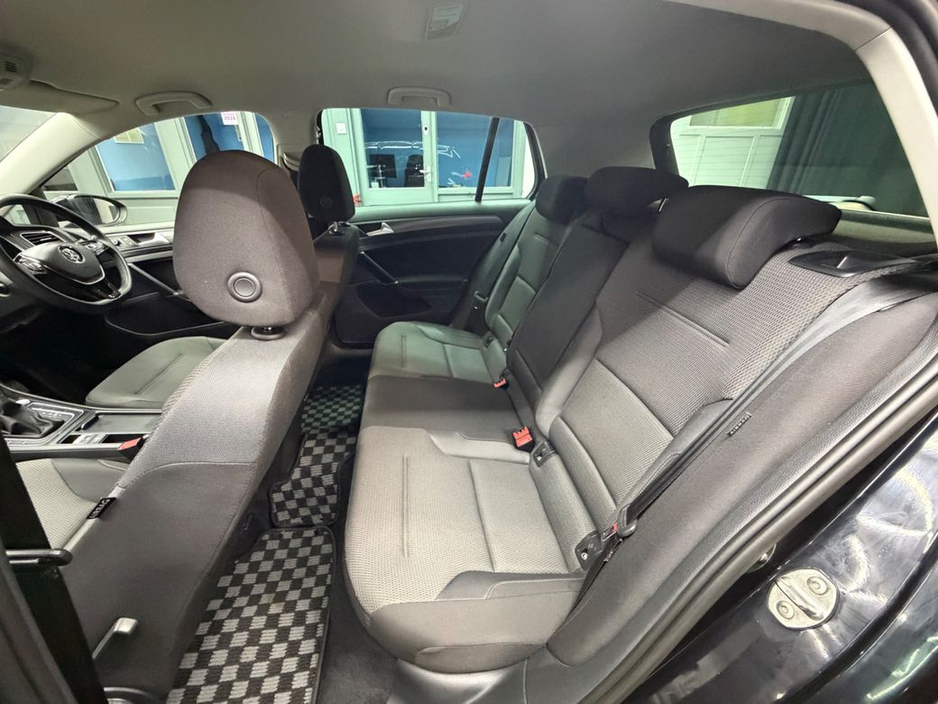 2018 Volkswagen Golf - image 27