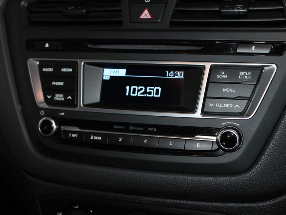 2015 Hyundai i20 - image 17