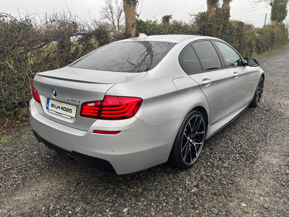 2016 BMW 5 Series - image 3