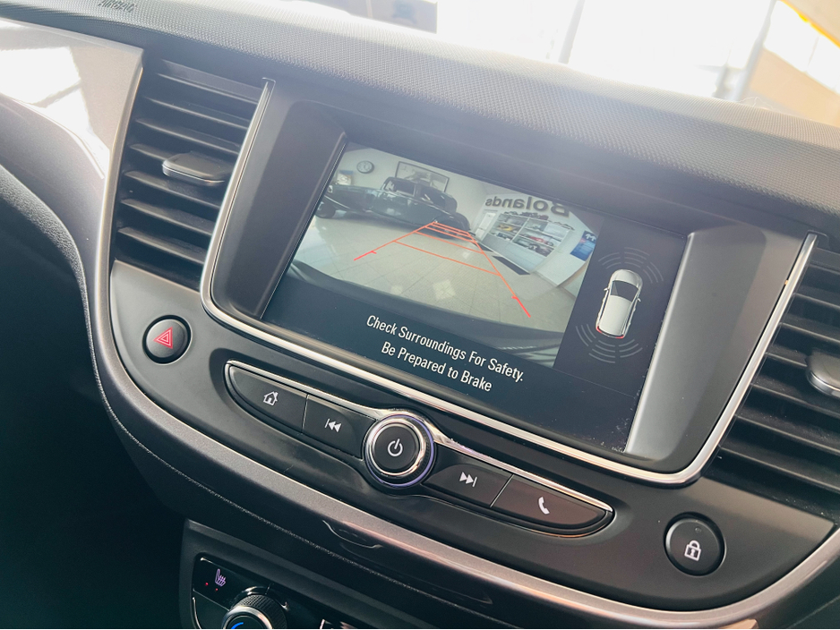 2022 Opel Crossland X - image 5