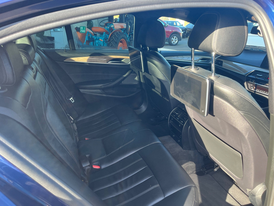 2018 BMW 5 Series - image 18